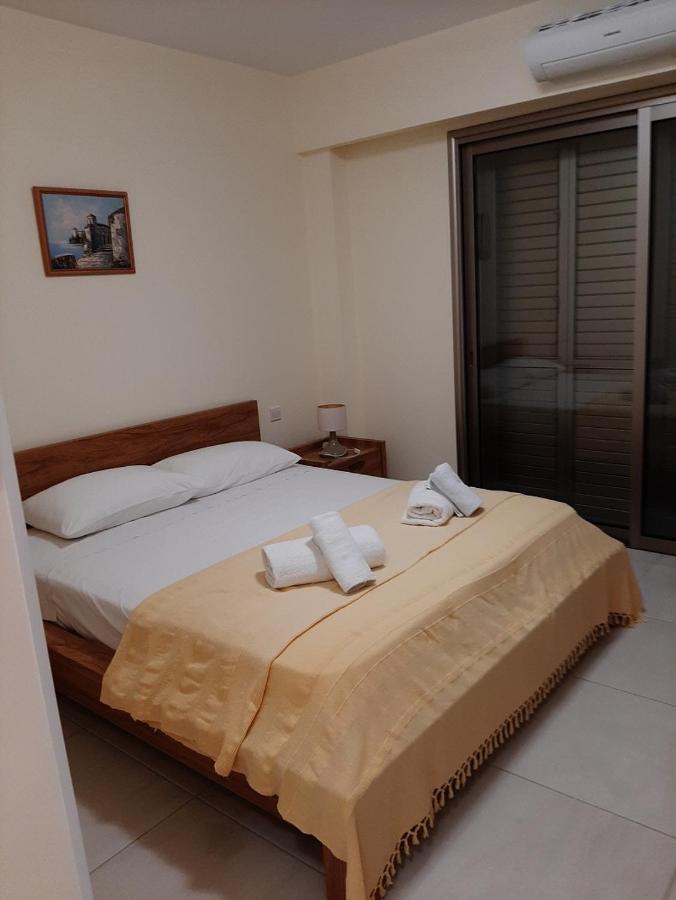 Appartement The Lighthouse à Paphos Extérieur photo