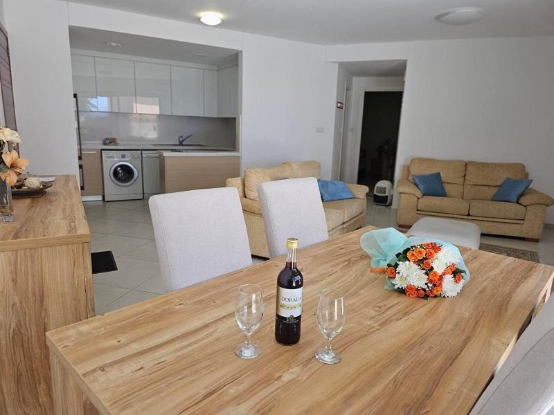 Appartement The Lighthouse à Paphos Extérieur photo